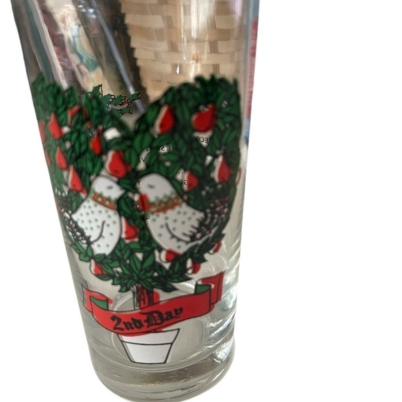 Twelve Days of Christmas Glass Tumbler 2nd Day with Two Turtle Doves in Tree - Picture 2 of 5